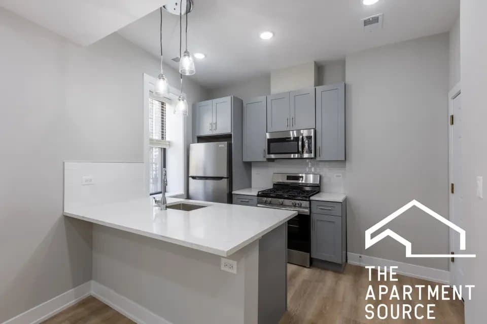 Chicago Apartment: 432 West Belden Avenue #02 Chicago, IL 60614