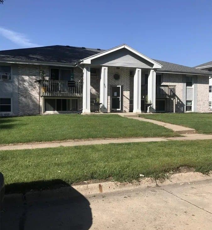 Ankeny Apartment: 1202 SE Belmont Dr