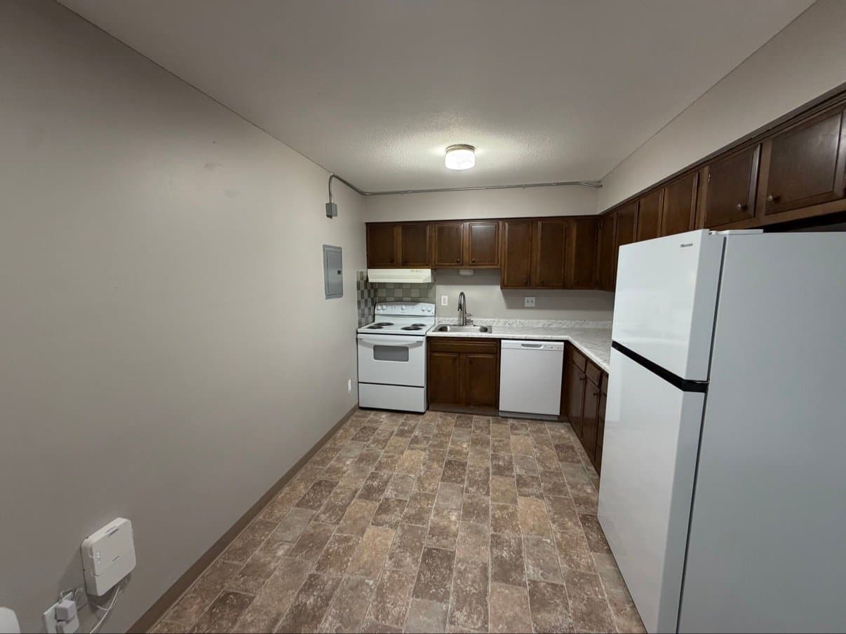 Ankeny Apartment: 1202 SE Belmont Dr