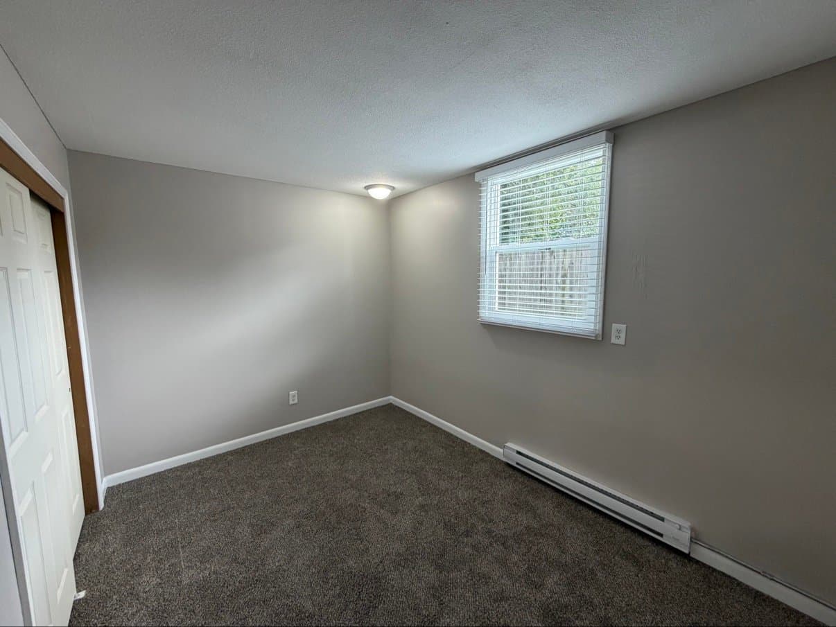 Ankeny Apartment: 1202 SE Belmont Dr