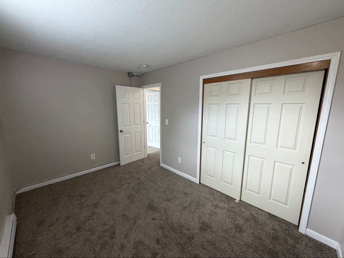 Ankeny Apartment: 1202 SE Belmont Dr