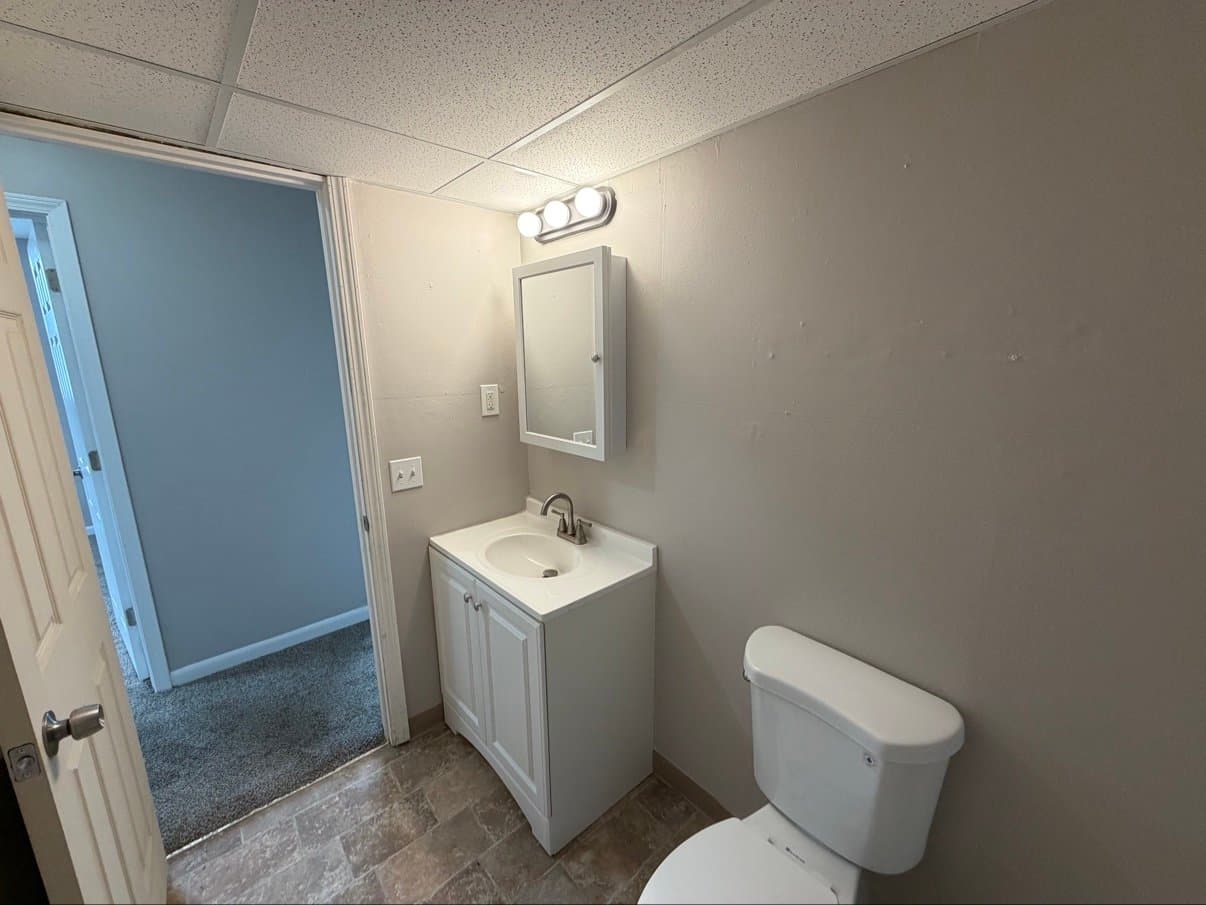 Ankeny Apartment: 1202 SE Belmont Dr