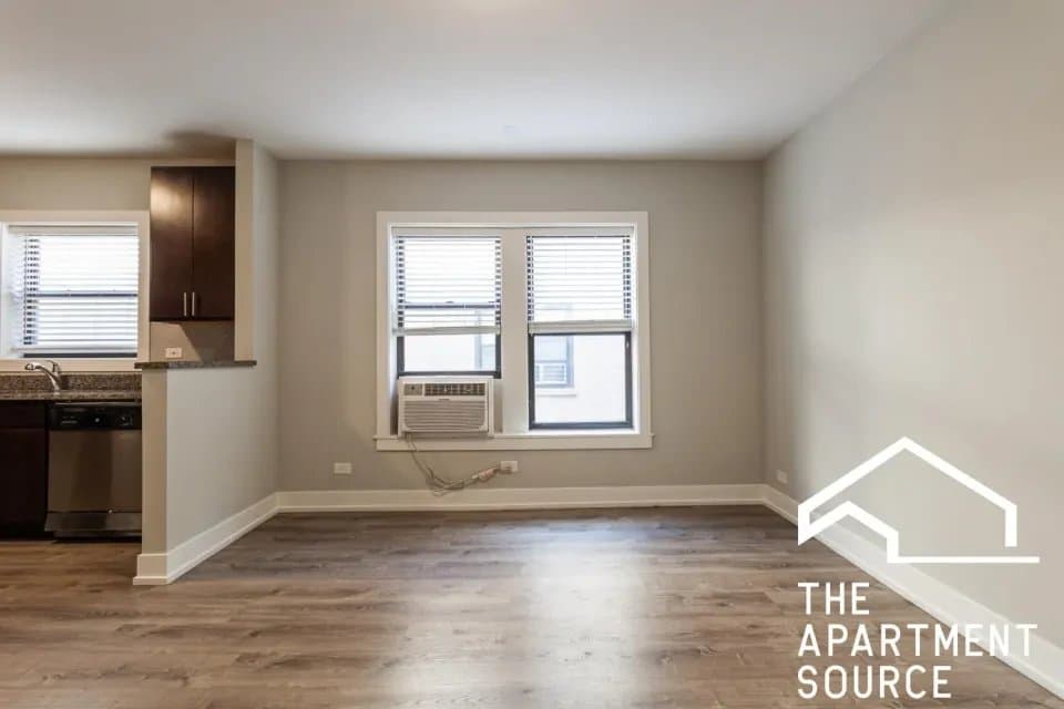 Chicago Apartment: 707 West Brompton Avenue #36 Chicago, IL 60657