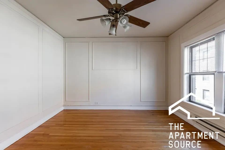 Evanston Apartment: 1315 Oak Avenue #J2 Evanston, IL 60201