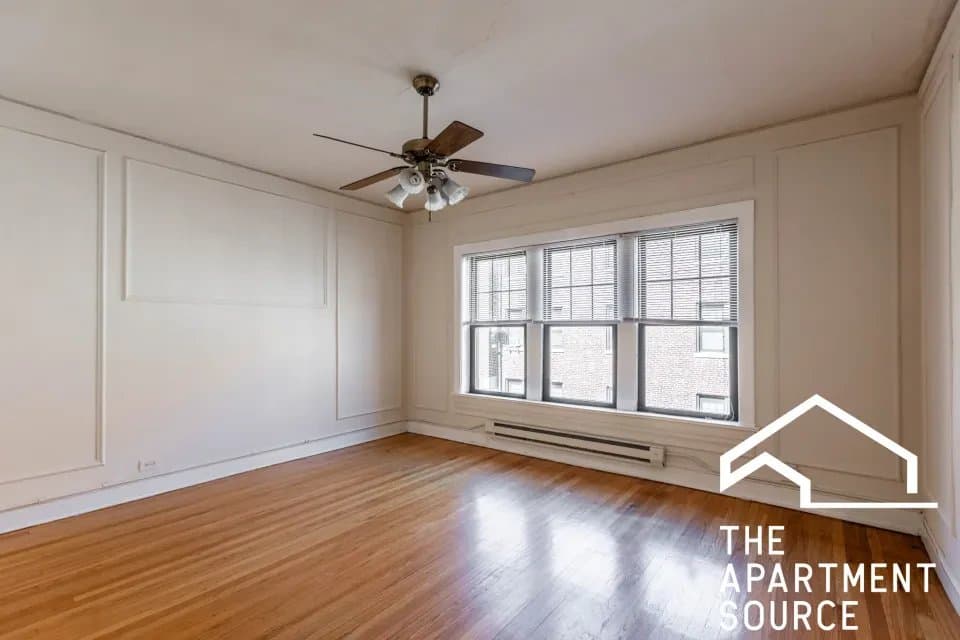 Evanston Apartment: 1315 Oak Avenue #J2 Evanston, IL 60201