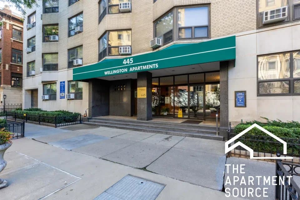 Chicago Apartment: 445 West Wellington Avenue #01D Chicago, IL 60657