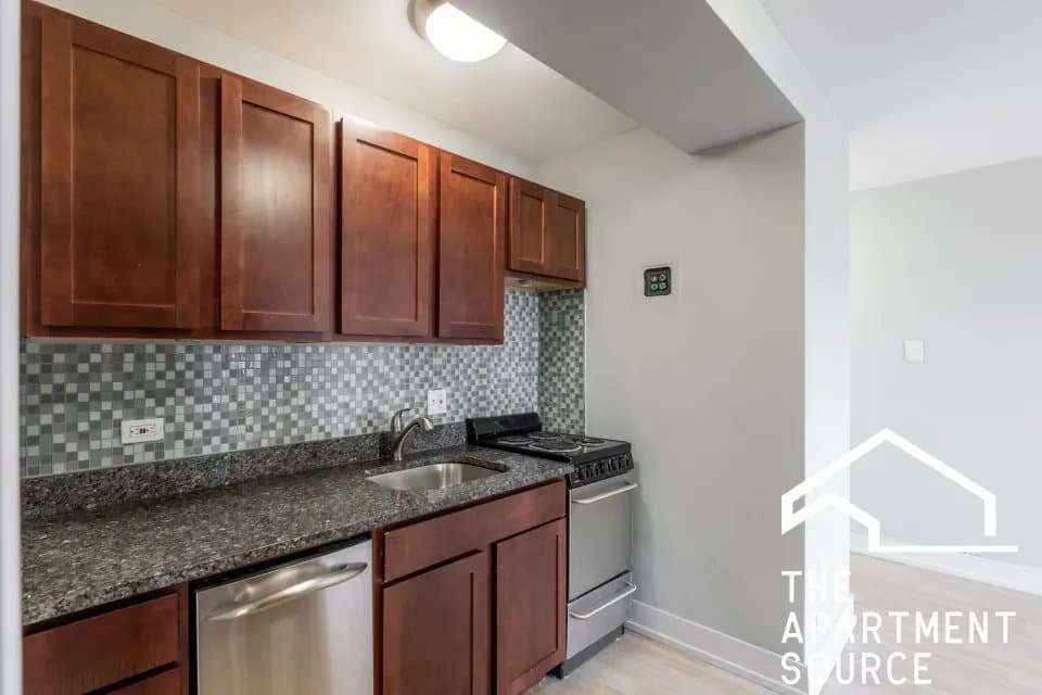 Chicago Apartment: 445 West Wellington Avenue #01D Chicago, IL 60657