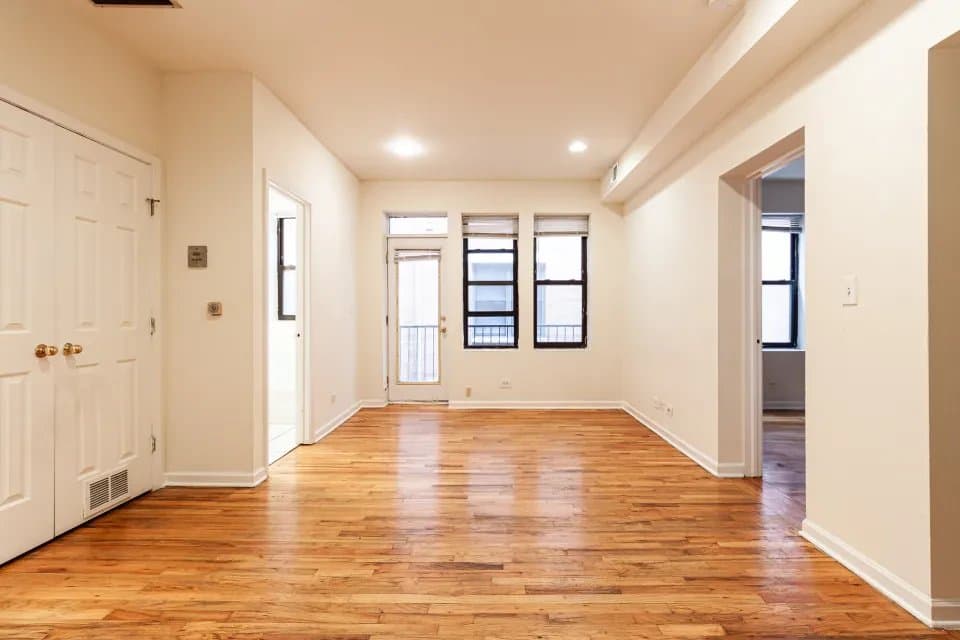 Chicago Apartment: 917 West Dakin Street #304 Chicago, IL 60613