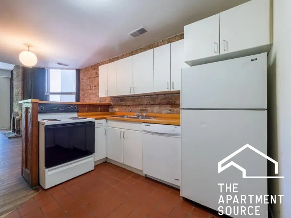 Chicago Apartment: 604 West Surf Street #3 Chicago, IL 60657