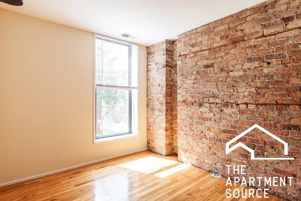 Chicago Apartment: 604 West Surf Street #3 Chicago, IL 60657