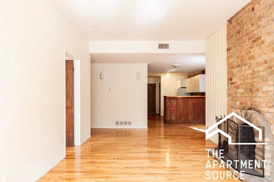 Chicago Apartment: 604 West Surf Street #3 Chicago, IL 60657