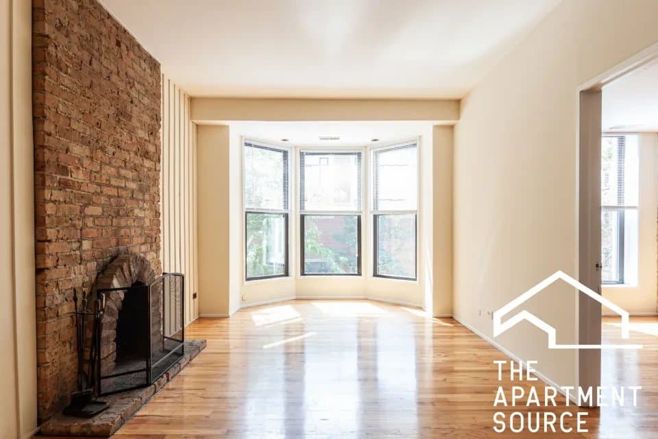 Chicago Apartment: 604 West Surf Street #3 Chicago, IL 60657