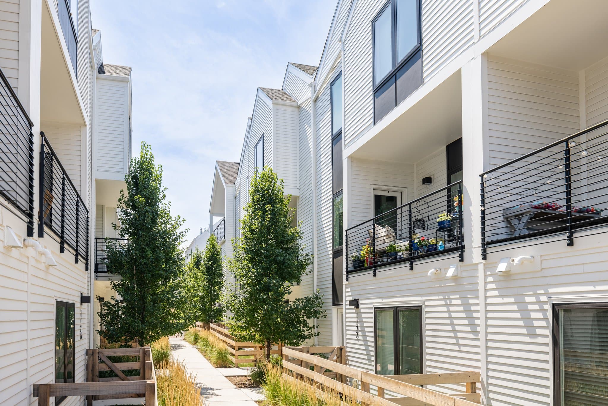 Lakewood Townhome: 1179 S Reed Way