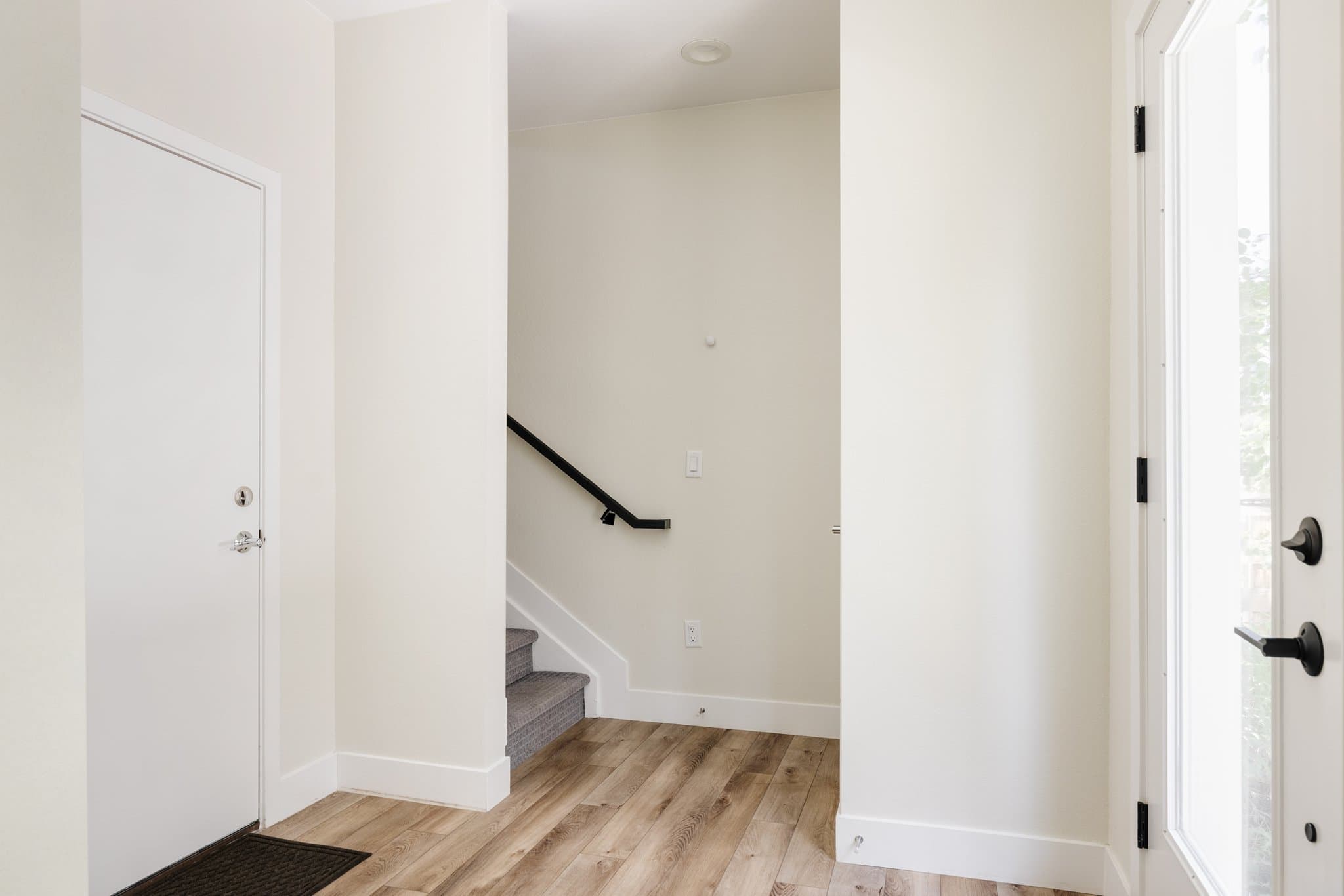Lakewood Townhome: 1179 S Reed Way