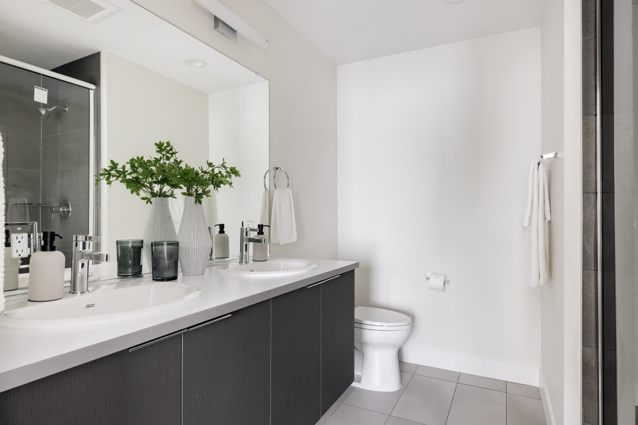 Lakewood Townhome: 1179 S Reed Way