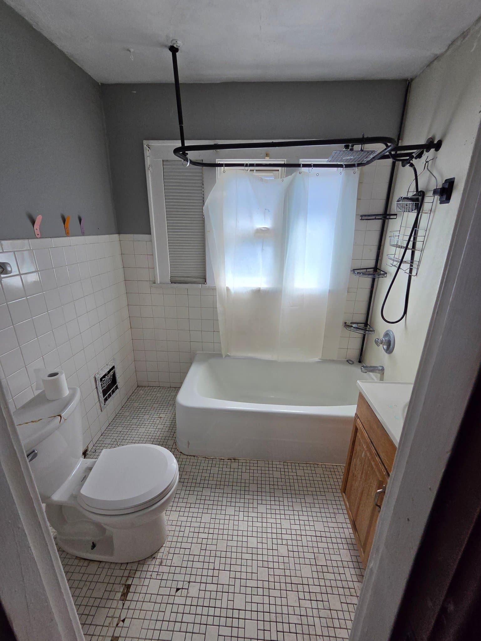 Alton House: 1012 Wescott Ave