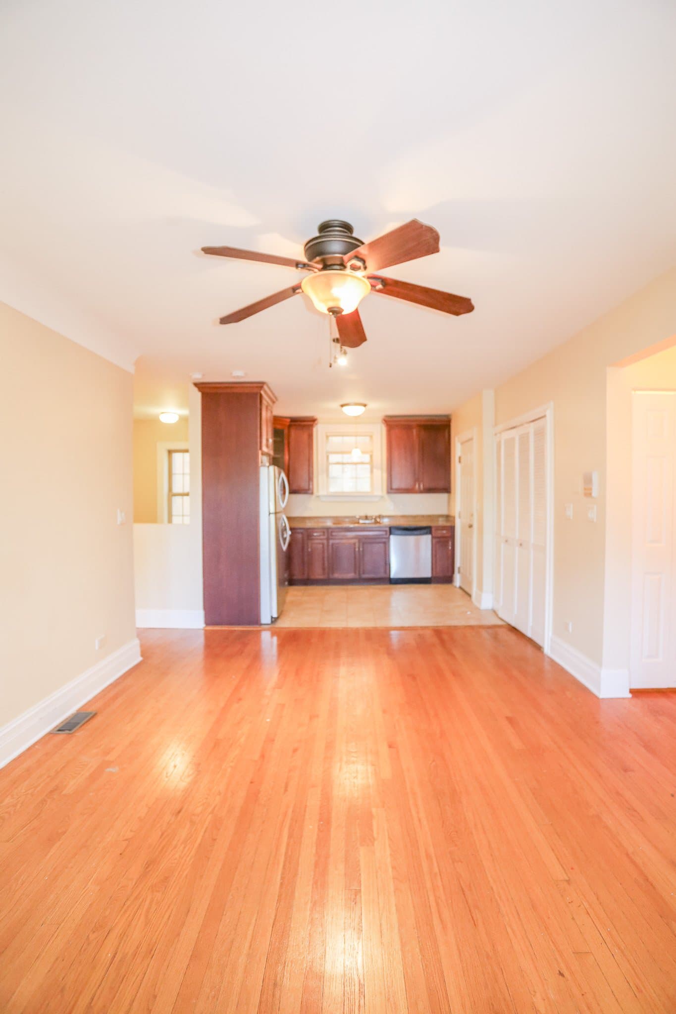 Chicago Apartment: 2050 Summerdale