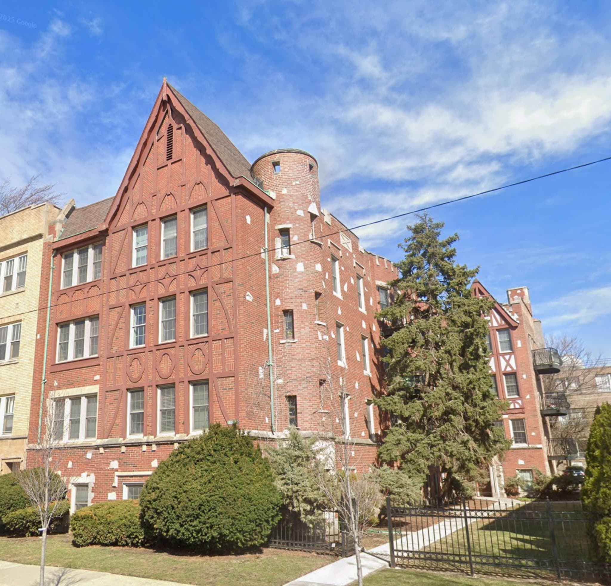 Chicago Apartment: 2050 Summerdale