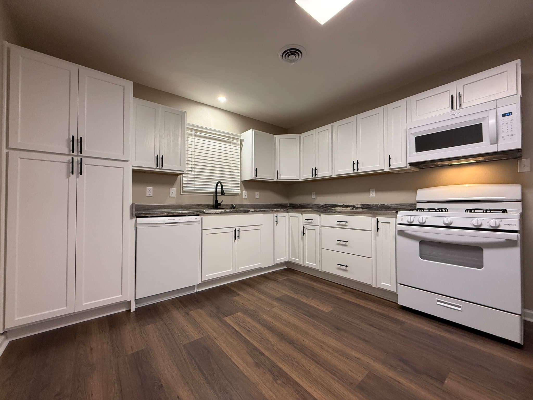 Kilgore House: 2104 Clay St.