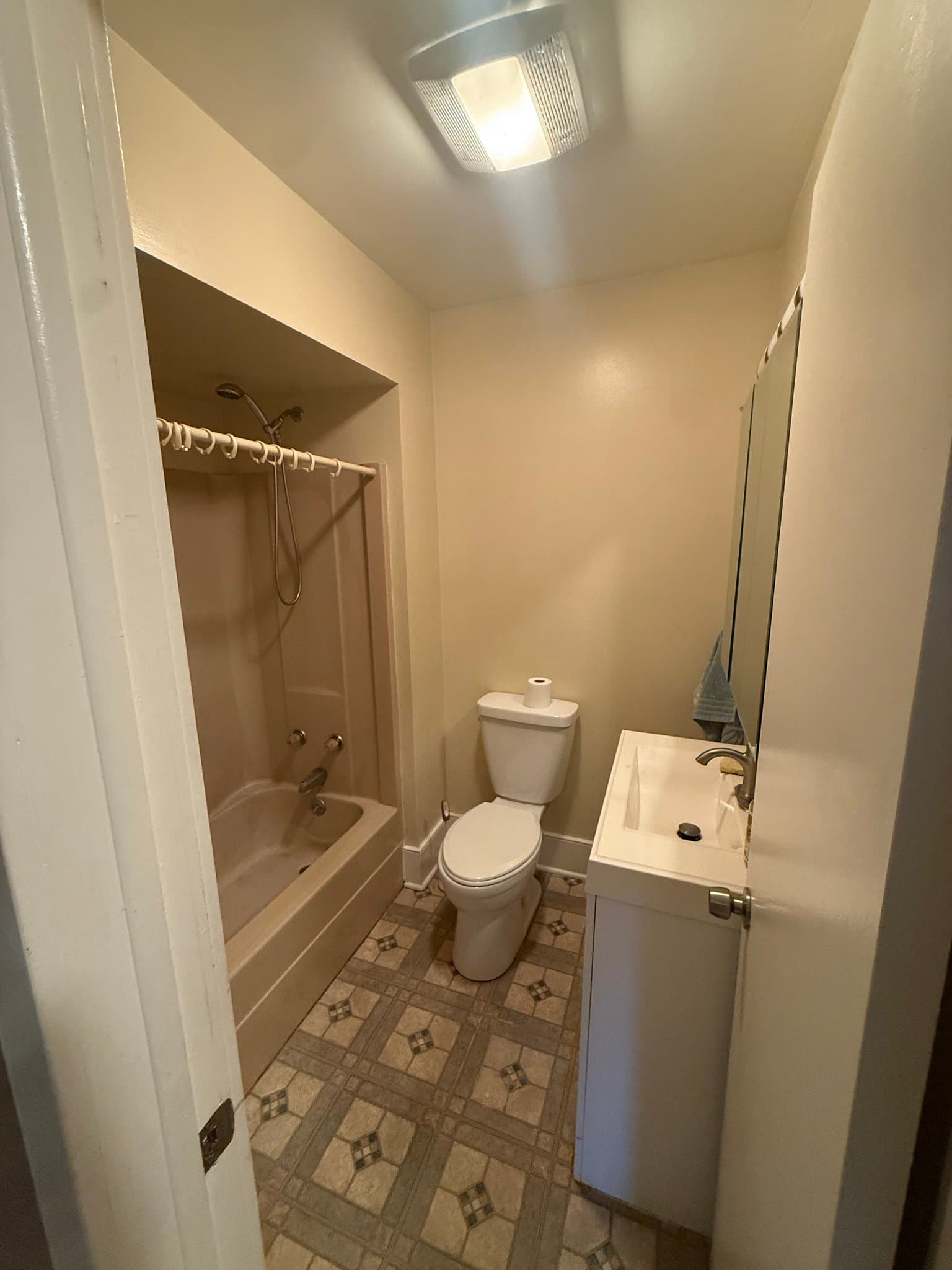 Stewartsville House: 803 nj-57