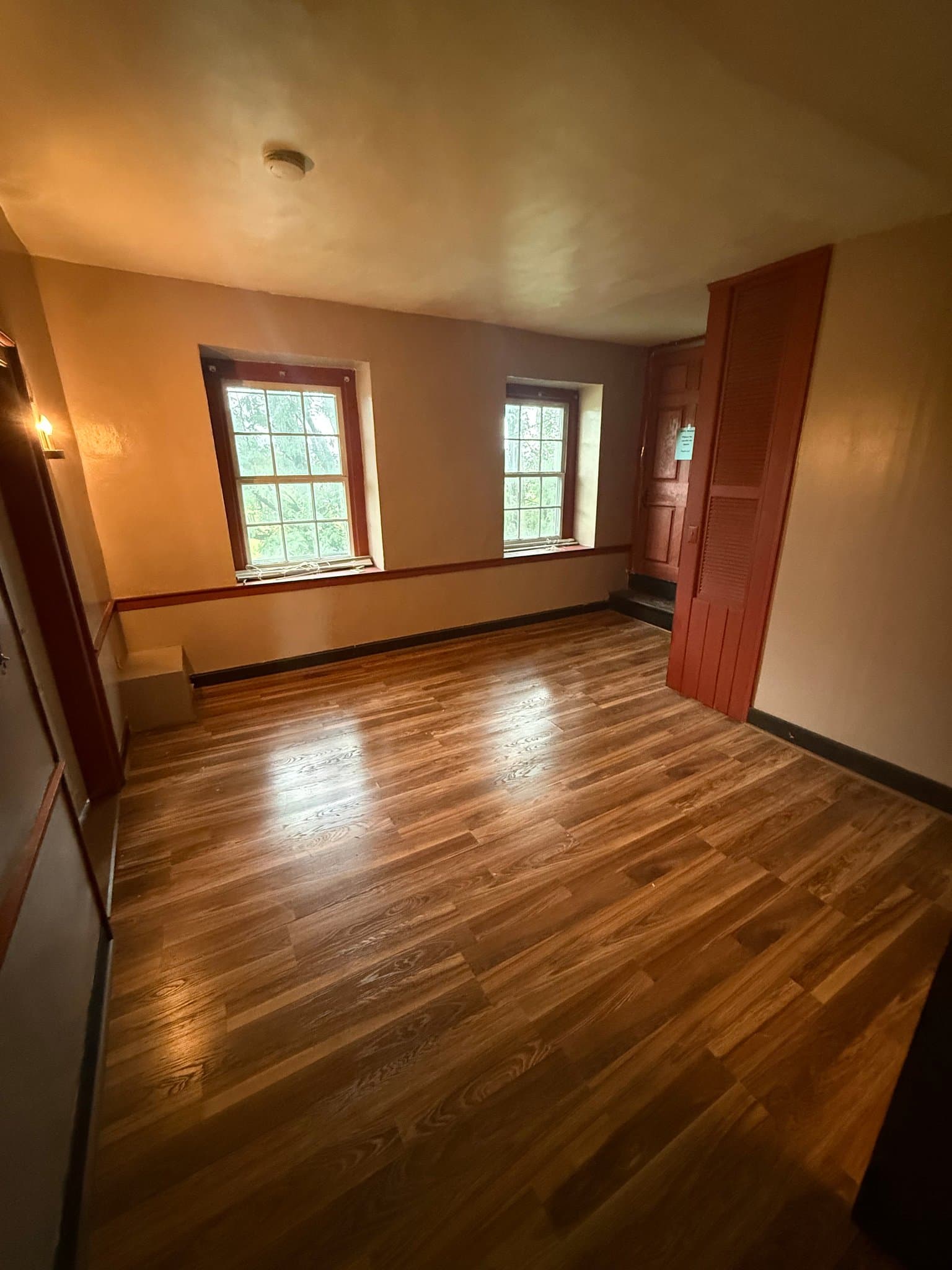 Stewartsville House: 803 nj-57