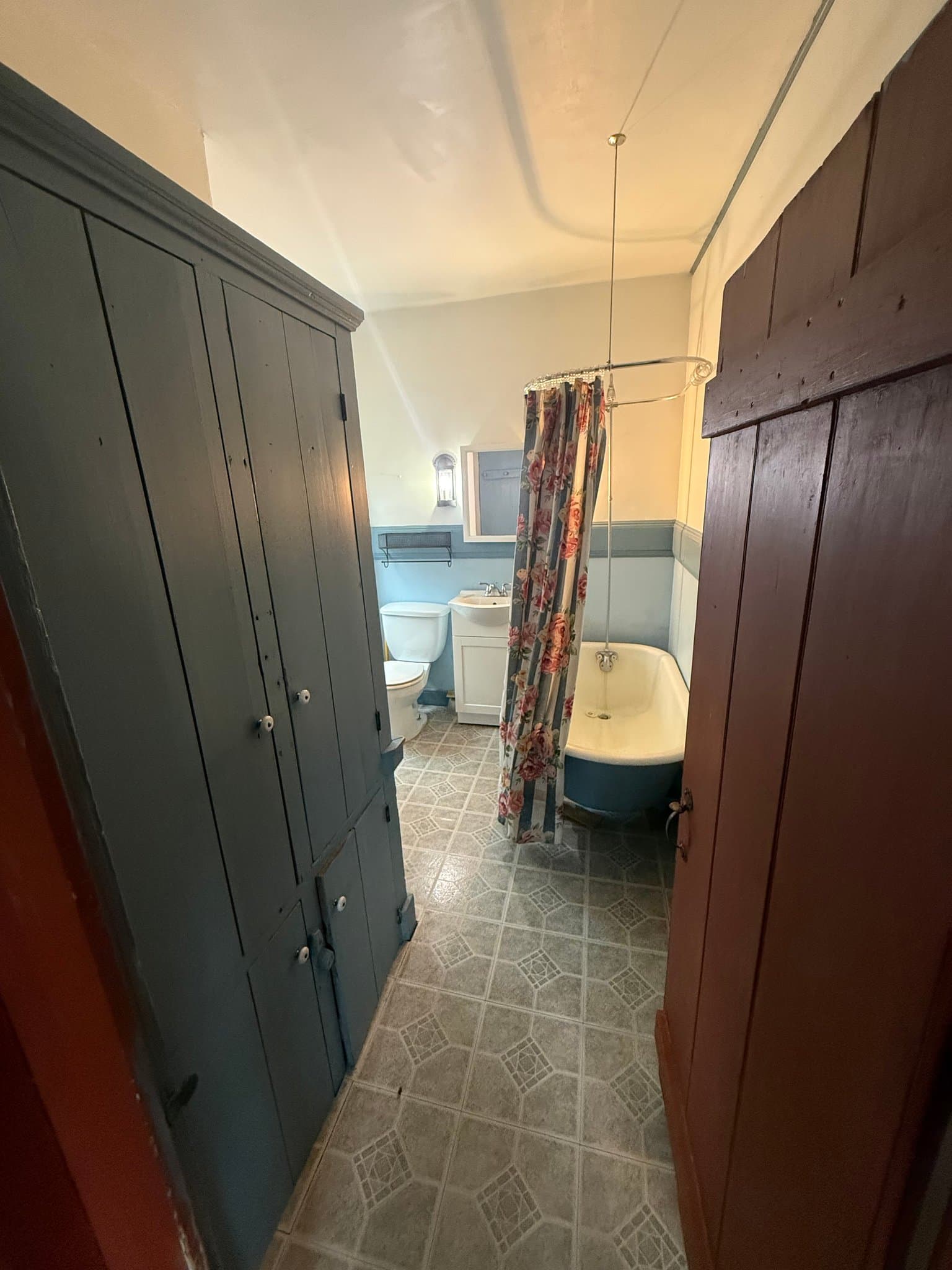 Stewartsville House: 803 nj-57