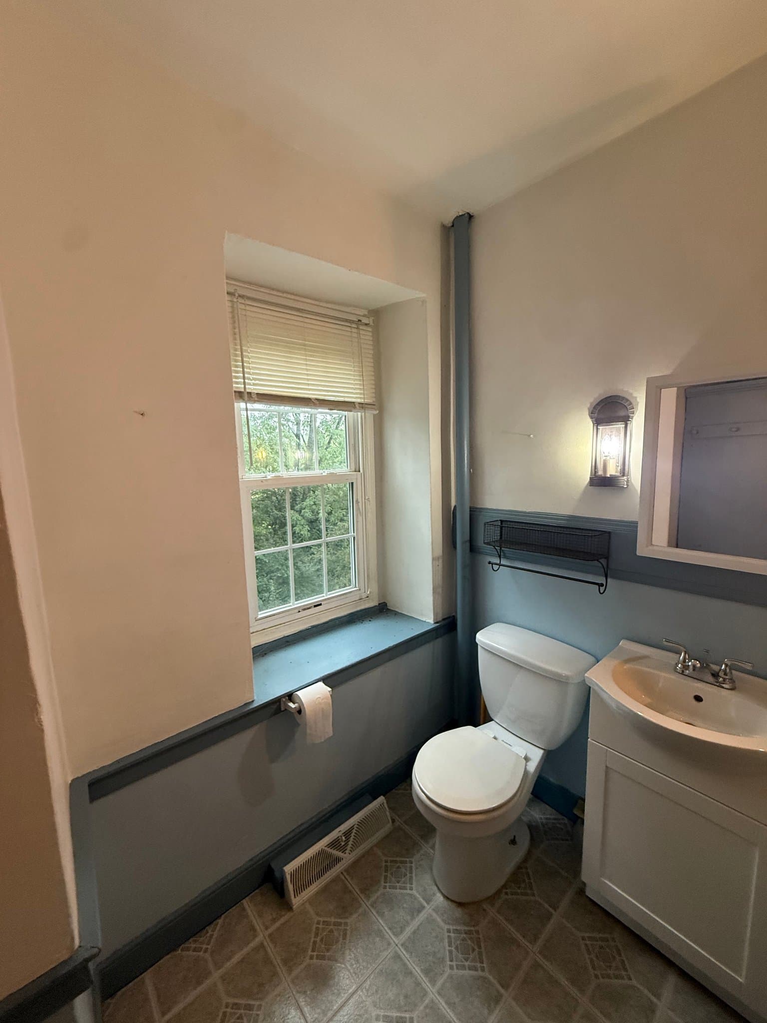 Stewartsville House: 803 nj-57