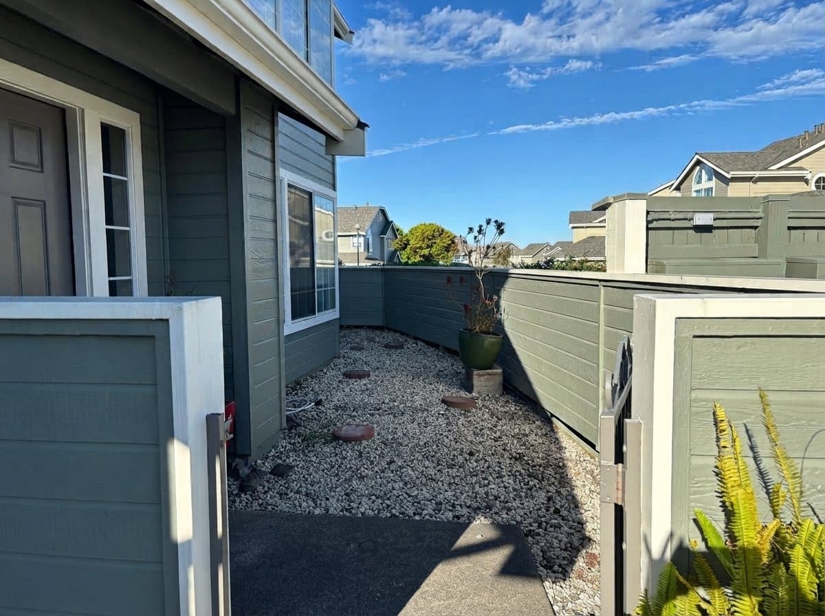 Daly City Condo: 1219 Cameron Ln