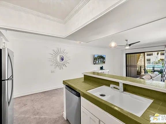 Palm Springs Apartment: 1655 E Palm Canyon Dr Unit 609,