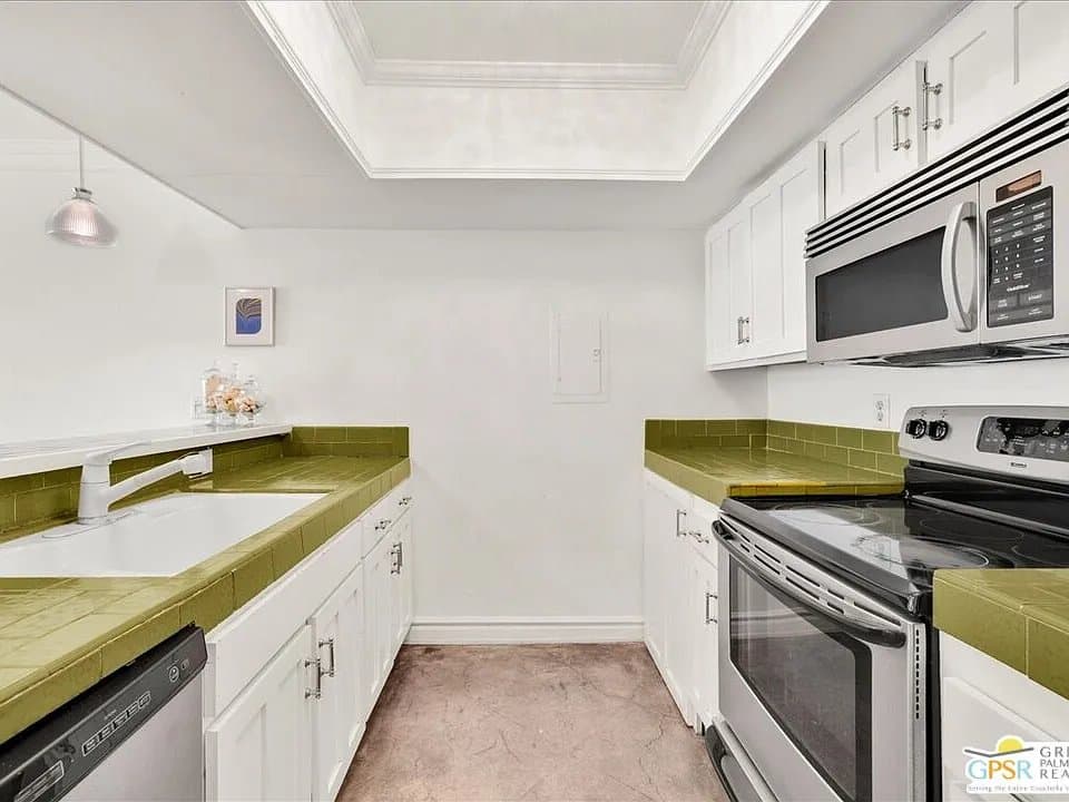 Palm Springs Apartment: 1655 E Palm Canyon Dr Unit 609,