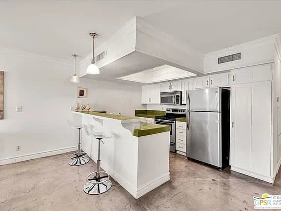 Palm Springs Apartment: 1655 E Palm Canyon Dr Unit 609,