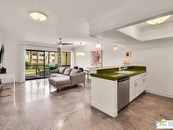 Palm Springs Apartment: 1655 E Palm Canyon Dr Unit 609,