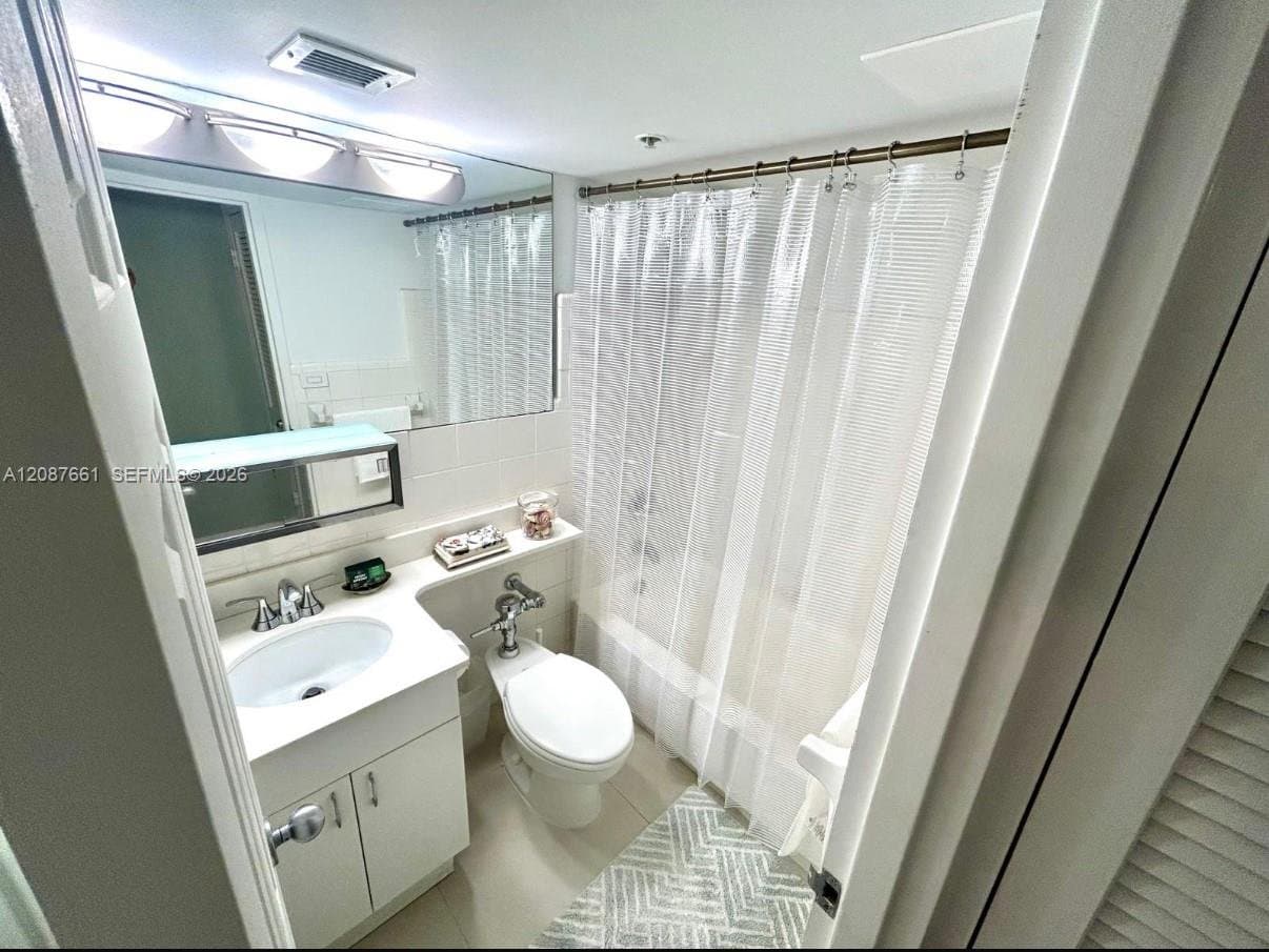 Miami Beach Condo: 1500 Bay Rd