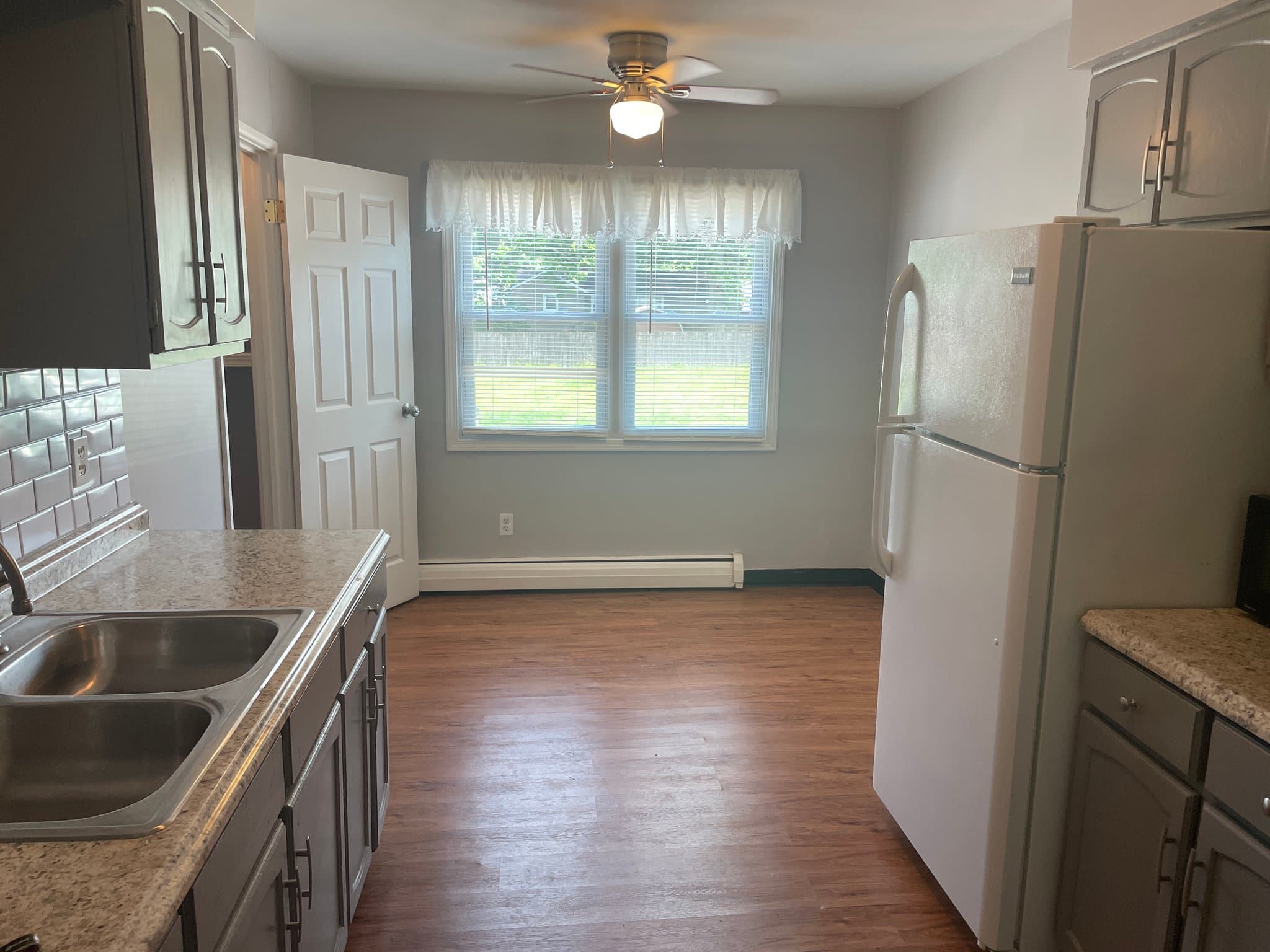 Boardman Apartment: 3989 S. Schenley Ave.