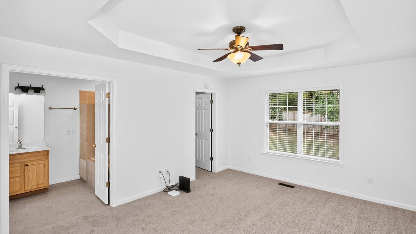 Dickson House: 124 Saddle Creek Cir