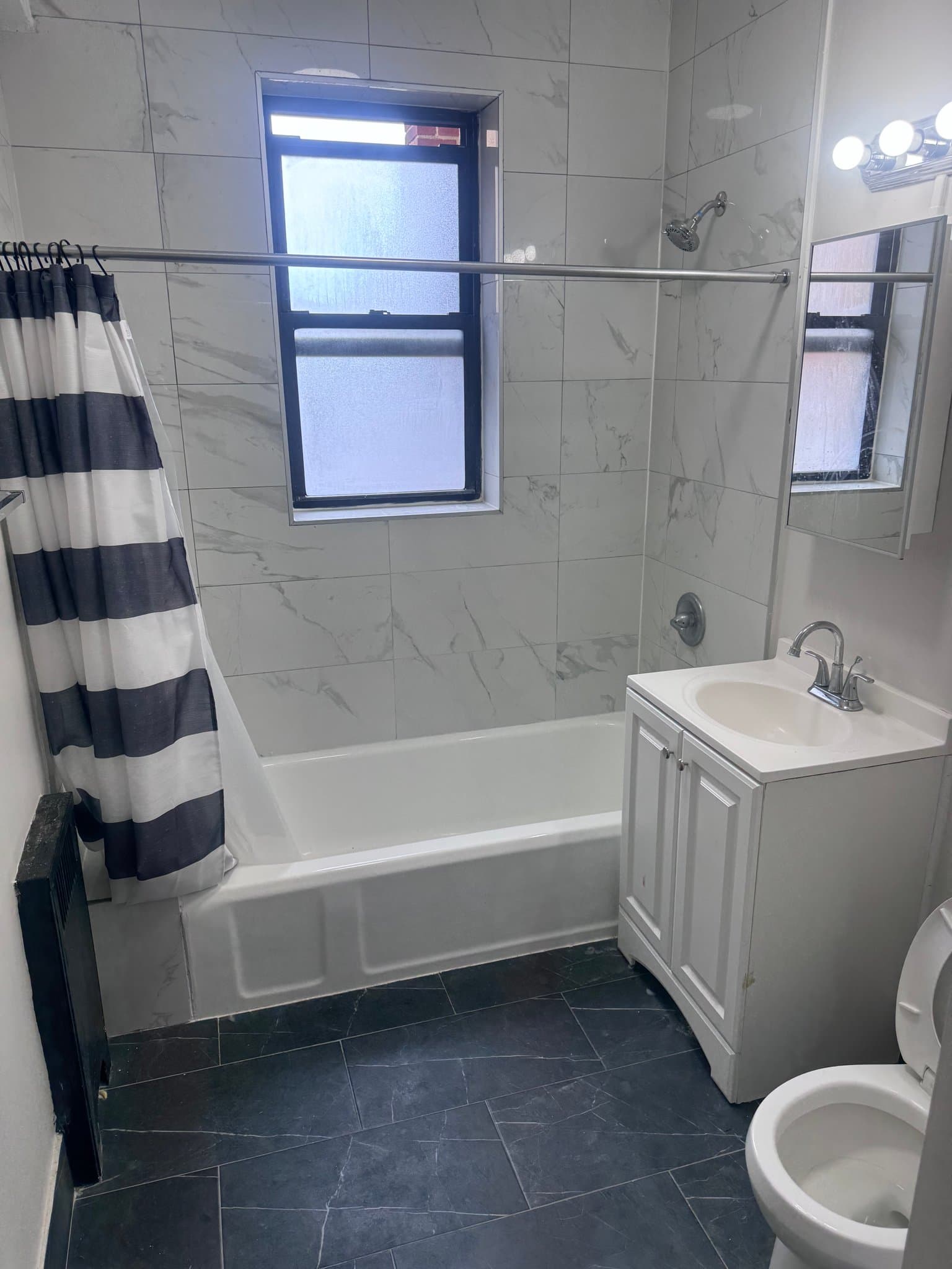 East Orange Apartment: 195 Prospect St