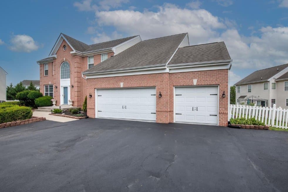 Martinsburg House: 73 Anthony Taylor Way