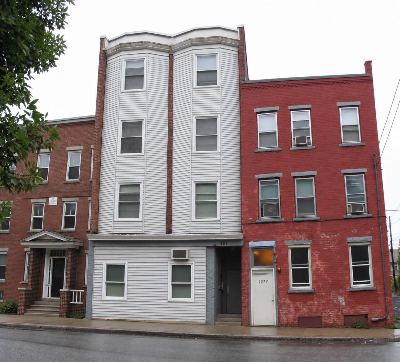 Lawrence Apartment: 109 Garden St
