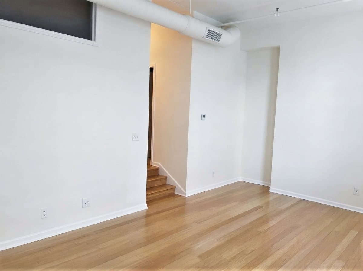 Cleveland Apartment: 2013 Ontario St