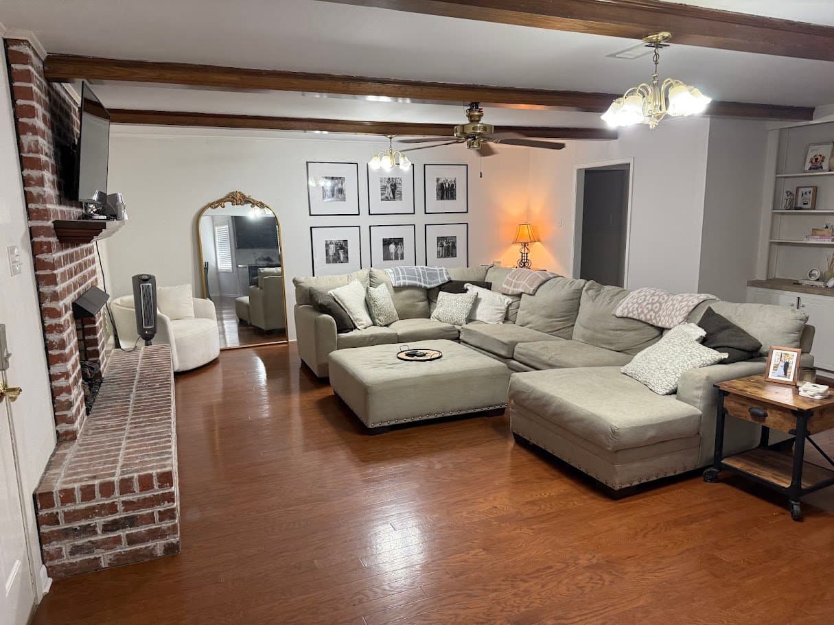 Monroe House: 2107 Oakmont Street