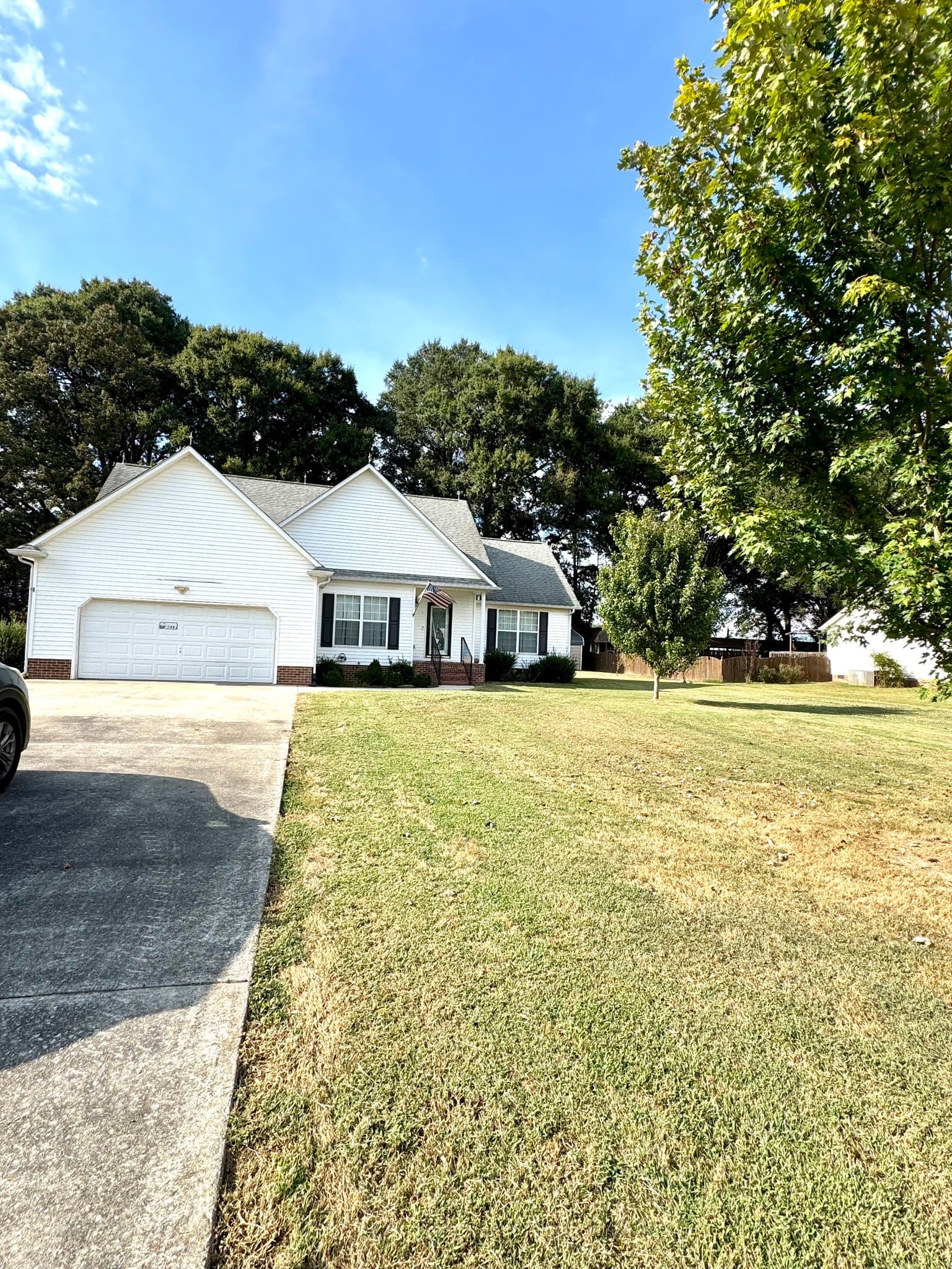 Smithville House: 467 Evergreen Cir
