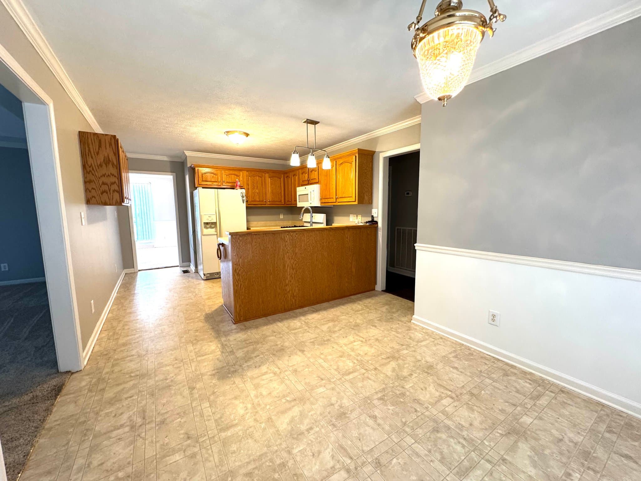 Smithville House: 467 Evergreen Cir
