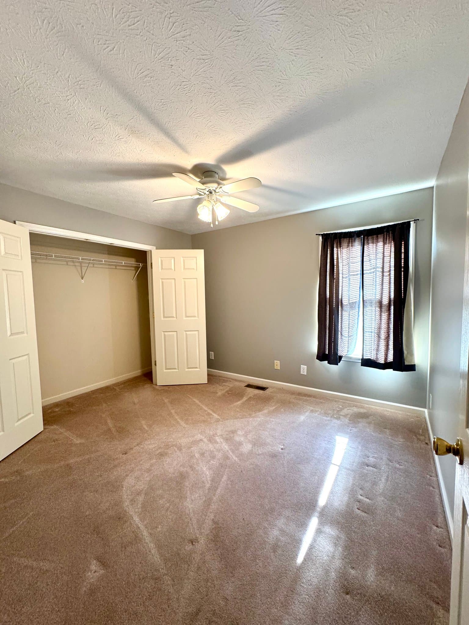 Smithville House: 467 Evergreen Cir