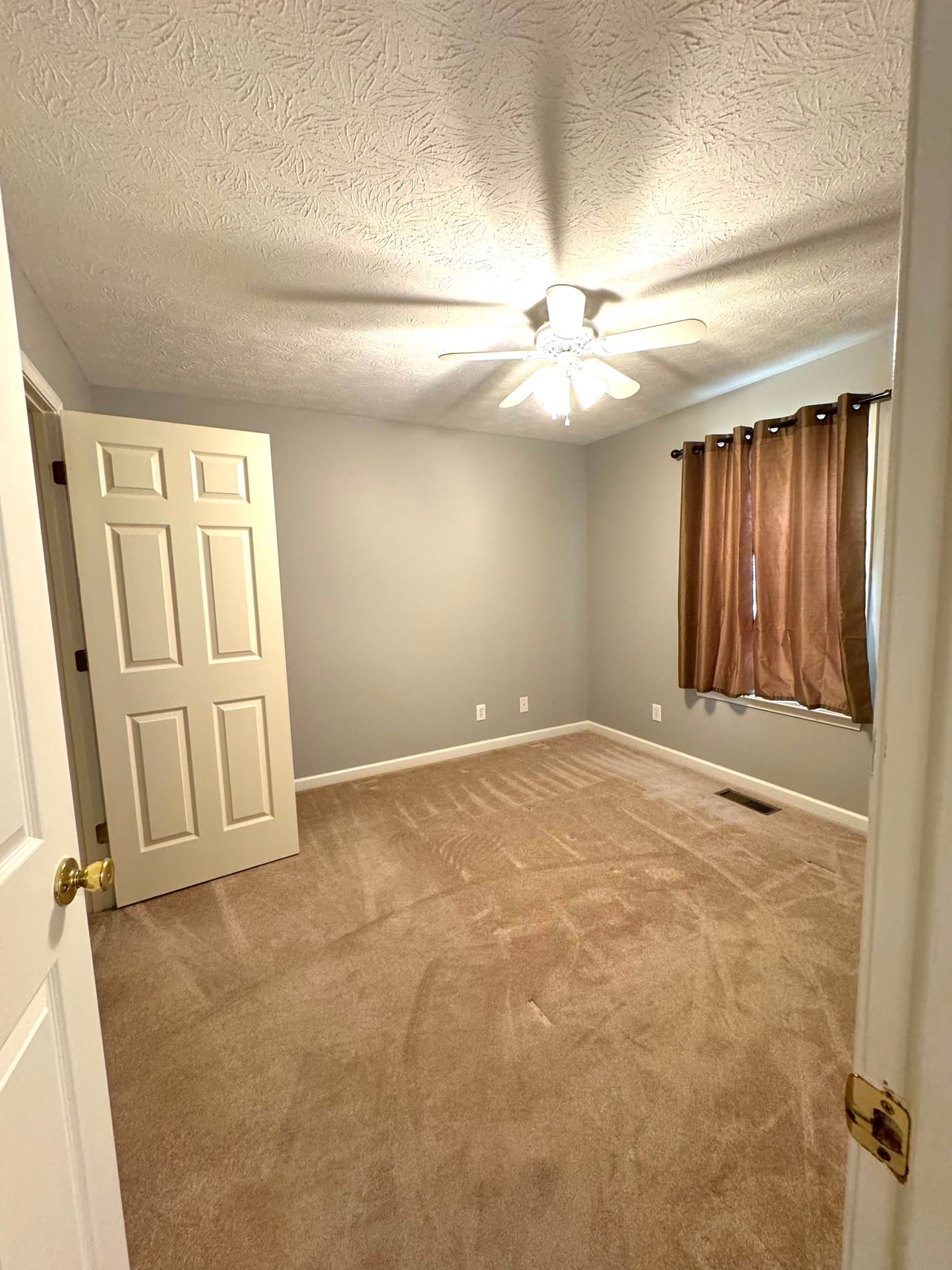 Smithville House: 467 Evergreen Cir