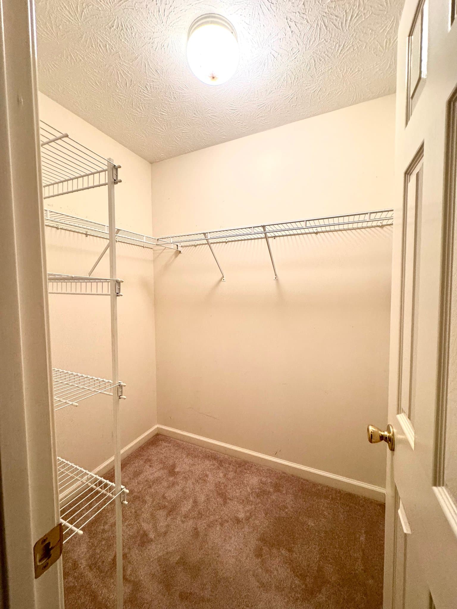 Smithville House: 467 Evergreen Cir