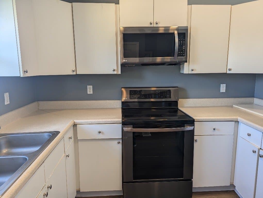 Lehigh Acres Multiplex: 2407 Mansfield Ave, Unit 2