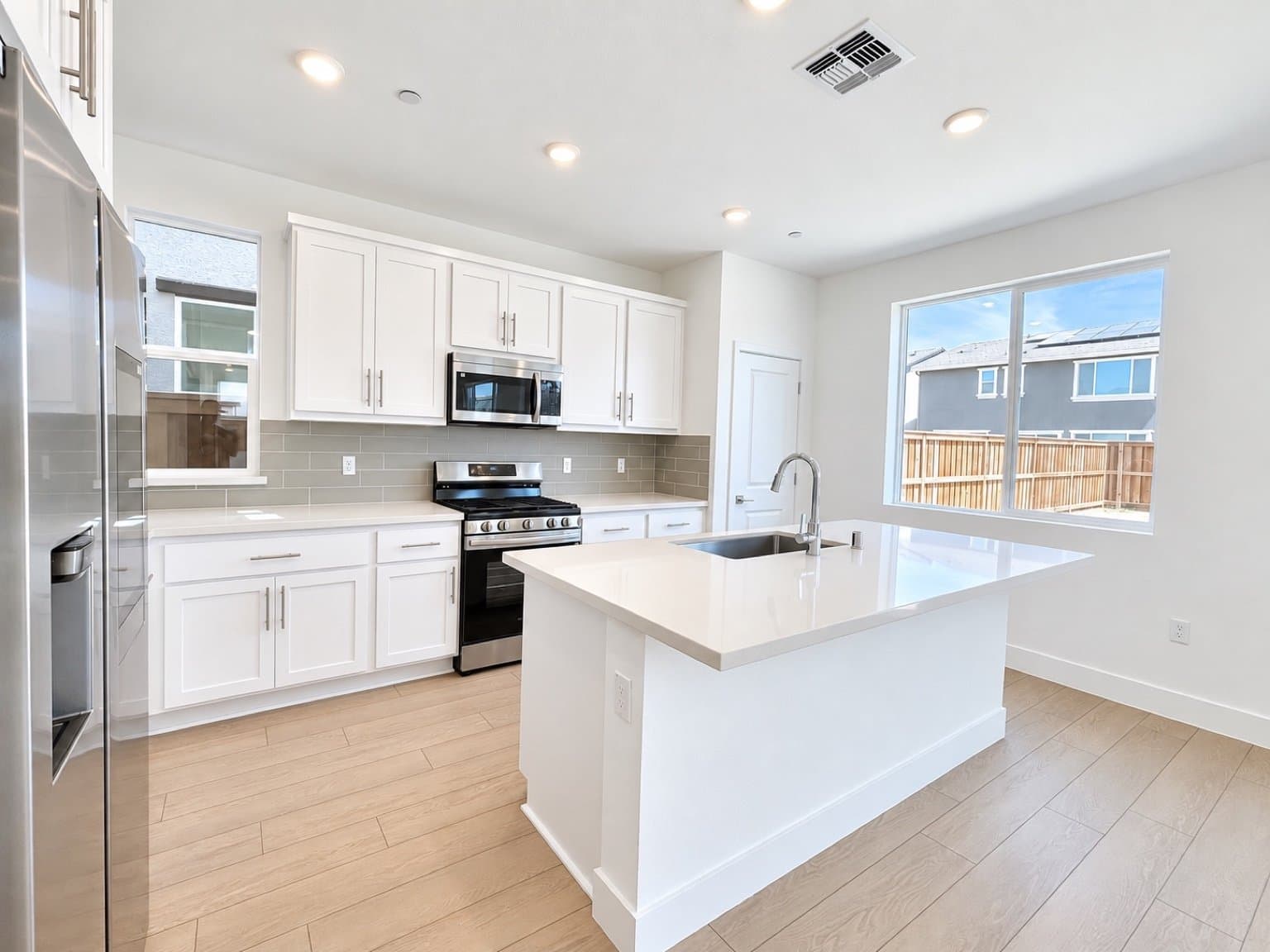 Lathrop Single Room: 4825 Badger Crk Ct