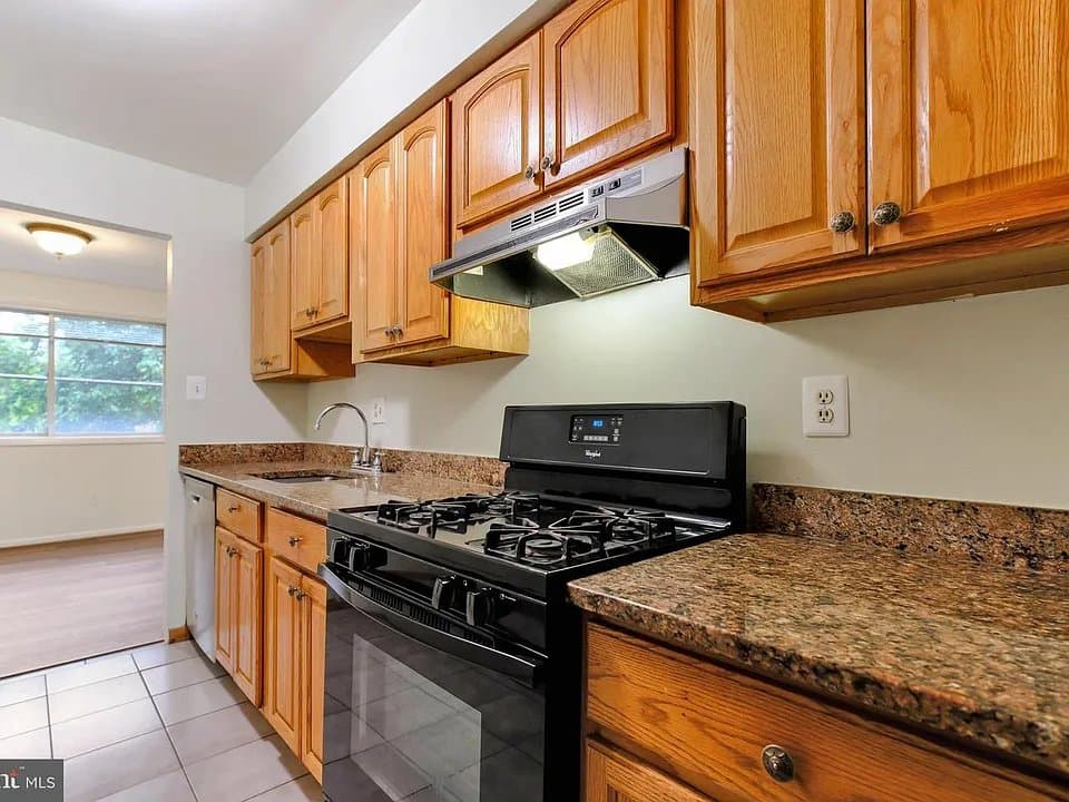 arlington Apartment: 5101 8th Rd #102