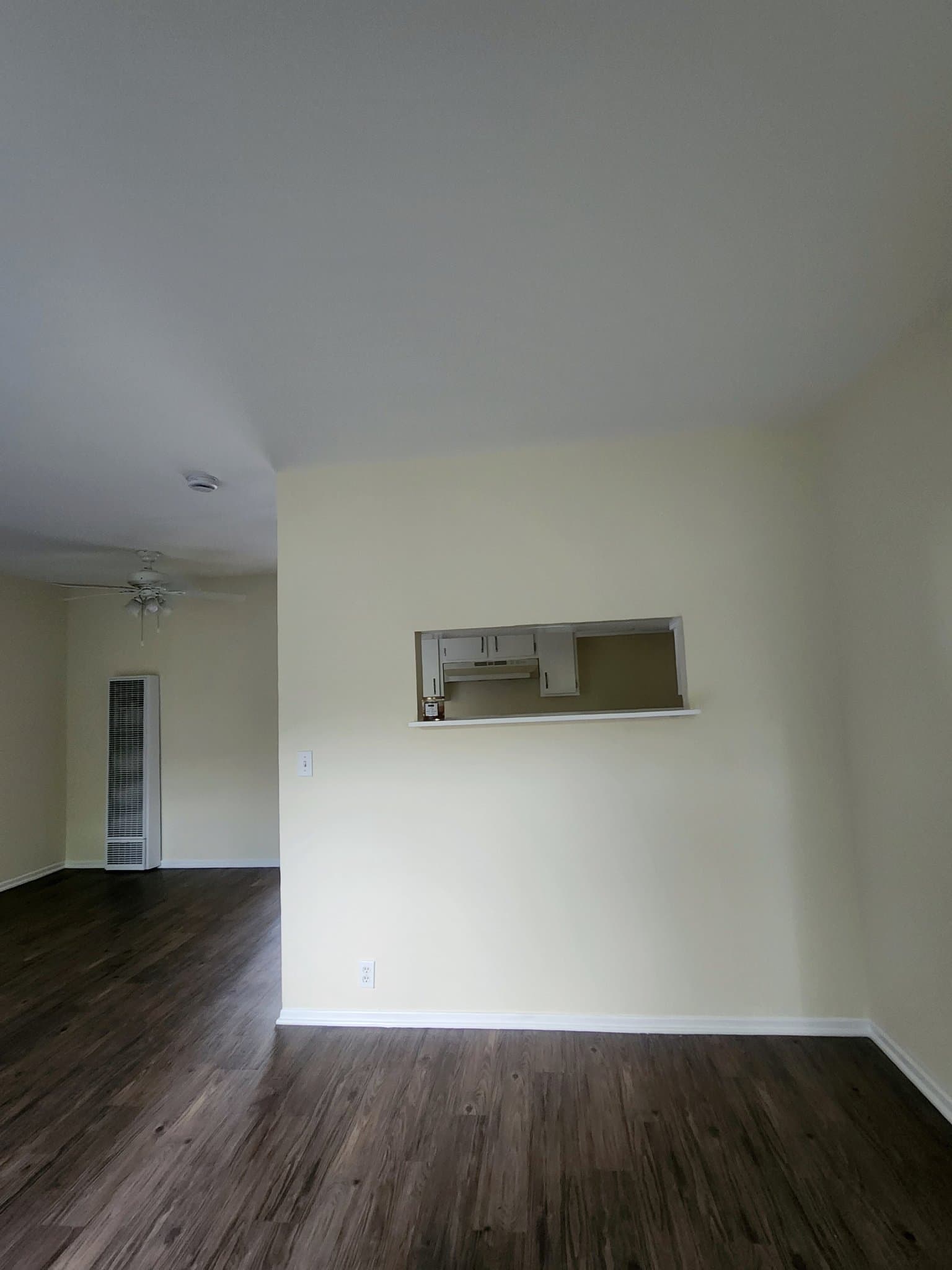 North Hollywood Apartment: 12745 Vanowen Street