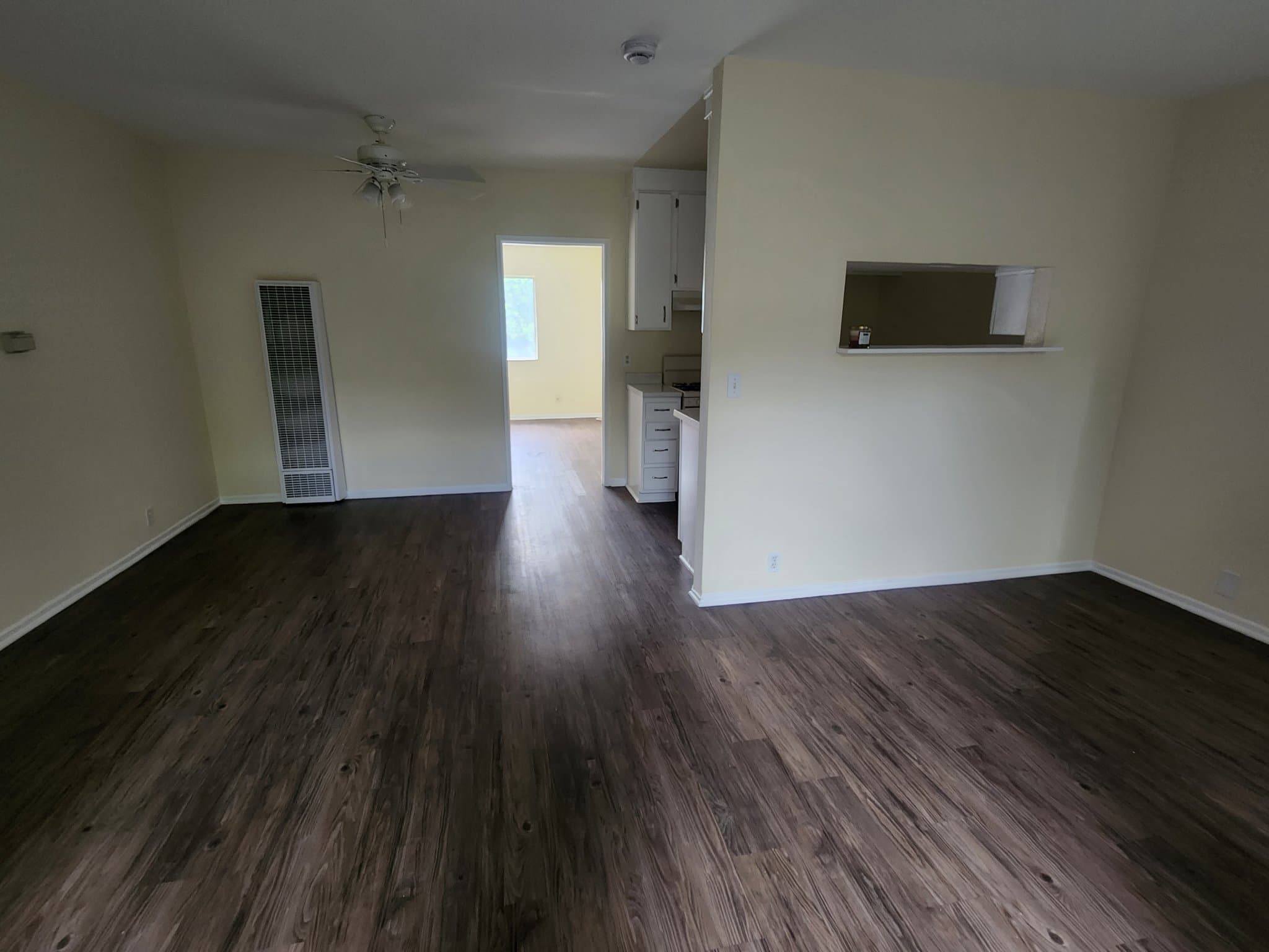 North Hollywood Apartment: 12745 Vanowen Street